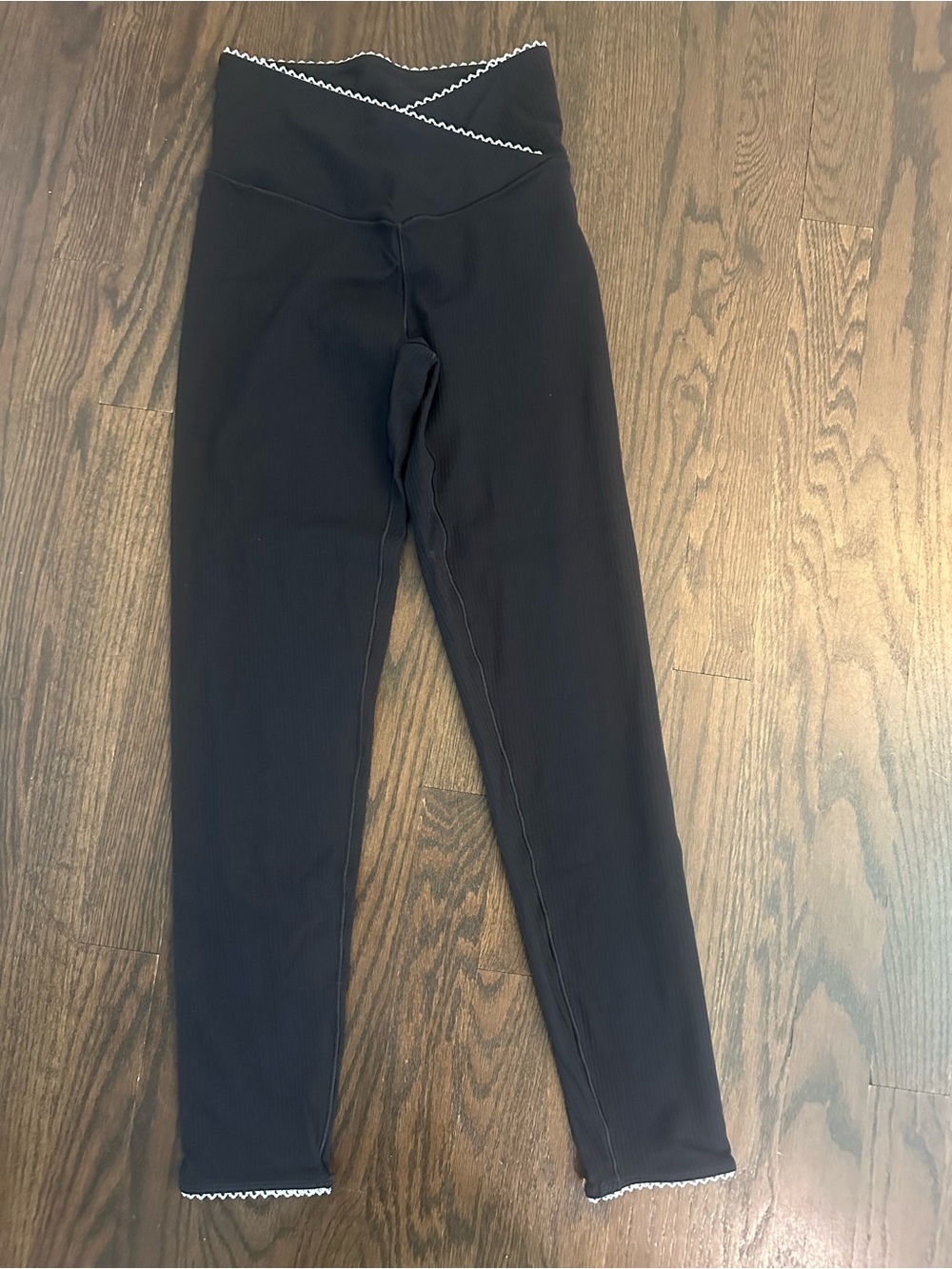 Offline by Aerie Extra Ribbed Crossover Black Leggings with White Scallop Trim